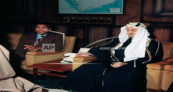 شاهد.. الملك فيصل مع محمد علي كلاي خلال زيارته الأخيرة للمملكة
