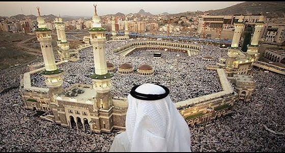 ” سبعينى ” يؤدي الركن الخامس بعد استشهاد 20 شخص من عائلته