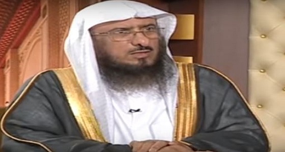 بالفيديو.. ” الماجد ” يوضح حكم وقوف الطلاب تحية للمعلم عند دخوله الفصل