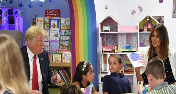 بالصور.. ترامب يقع في ورطة أمام الأطفال
