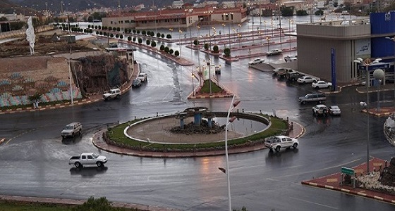 أمطار على ظهران الجنوب