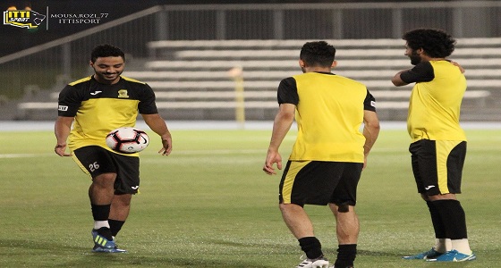 بالصور.. لاعبو الاتحاد يواصلون تدريباتهم استعدادًا للقاء الوصل غدًا