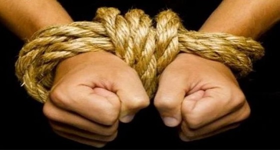 في شجاعة نادرة.. ” طفل ” يتغلب على 4 خاطفين وينقذ نفسه