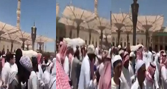 بالفيديو.. جموع غفيرة خلال تشييع جنازة الشيخ أبو بكر الجزائري
