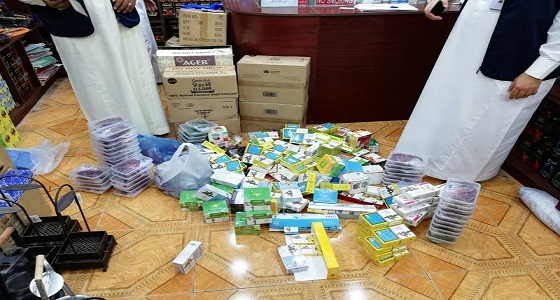 بالصور.. ضبط كميات من ” التمباك ” في خميس مشيط