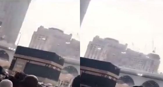 بالفيديو.. مشهد روحاني لهطول الأمطار على الكعبة المشرفة
