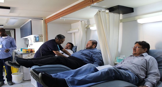 مدير أنظمة نقل مياه الشعيبة يُدشن ” دماؤنا لجنودنا فداء “