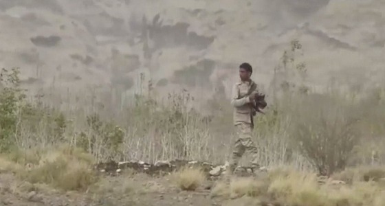 بالفيديو.. اللحظات الأخيرة لمصور صحفي يمني استشهد بلغم حوثي