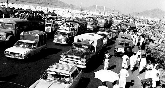 بالصور.. رحلة الحج بالسيارات قديمًا