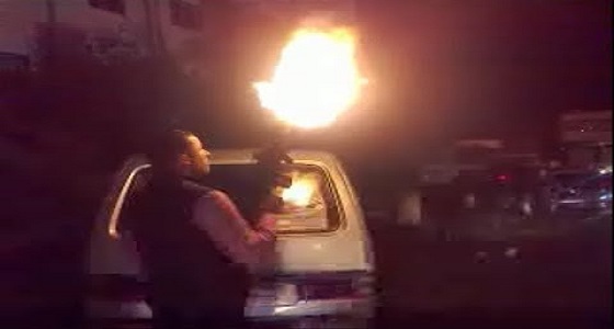 متهور.. أراد مجاملة عريس فحول حفل زفاف إلى ” جنازة “