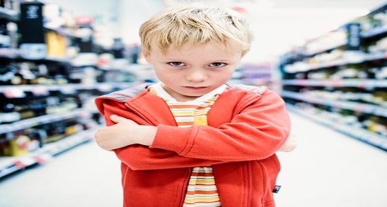 5 طرق تربوية لتعليم طفلك التحكم في دوافعه