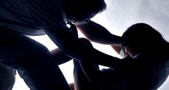 4 ذئاب بشرية يغتصبون امرأة حامل أمام أعين زوجها