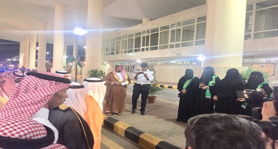 بالفيديو.. أمير تبوك لموظفة استقبال: أنت تمثلين وجه السعودية