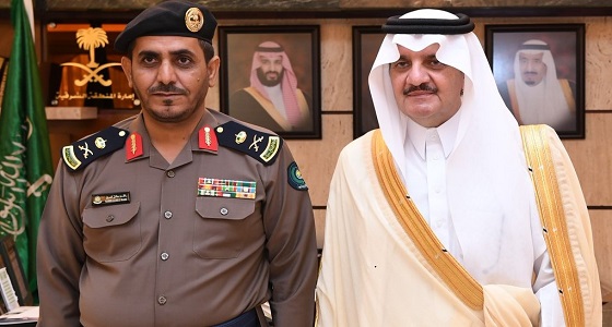 أمير الشرقية يقلد مدير إدارة الدفاع المدني بالمنطقة رتبته الجديدة