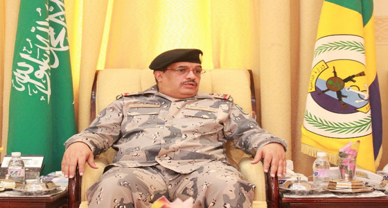 قائد حرس الحدود بعسير ينقل تعازي القيادة لذوي الشهيد الشمراني