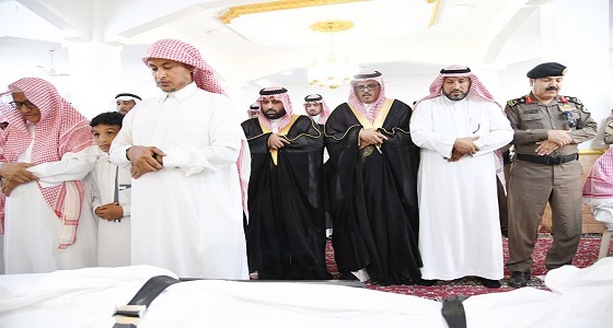 أمير منطقة جازان يؤدي صلاة الميت على الشهيد طماح