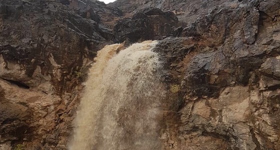 أمطار على مرتفعات الشبحة بمحافظة أملج