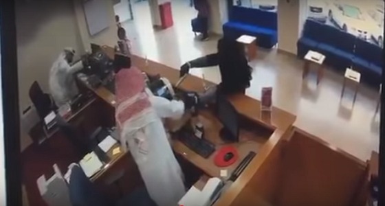 بالفيديو.. الكشف عن ملابسات السطو المسلح على بنك الخليج