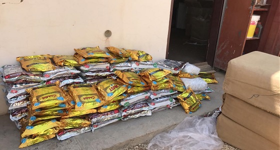 أمانة الرياض تضبط إحدى الاستراحات المستخدمة في تخزين التبغ