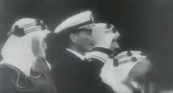 بالفيديو.. عرض عسكري أمريكي بحضور الملك فيصل