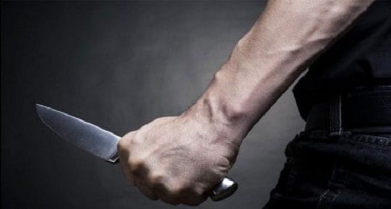 شاب يقتل والدته بطريقة مروعة بسبب الطعام