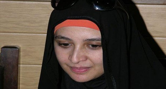 بعد حذفها لكل صورها.. حنان ترك ترد على سما المصري وحلا شيحا حول خلعها للحجاب