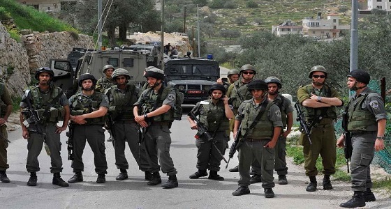 قوات الاحتلال الإسرائيلي يعتقل 3 فلسطينيين من محافظة قلقيلية