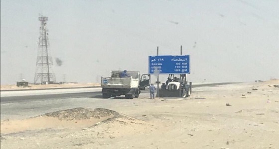 إزالة &#8221; قطر &#8221; من اللوحات الإرشادية على طريق الأحساء السريع