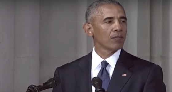 بالفيديو.. &#8221; أوباما &#8221; يضحك الحاضرين في جنازة &#8221; ماكين &#8221; على &#8221; ترامب &#8220;