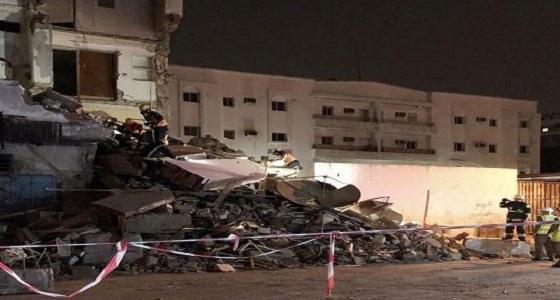 بالصور.. انهيار مبنى مكون من 4 أدوار بحي الهنداوية في جدة