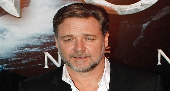 راسل كرو يفقد أعصابه في مكان التصوير بسبب مائدة الطعام