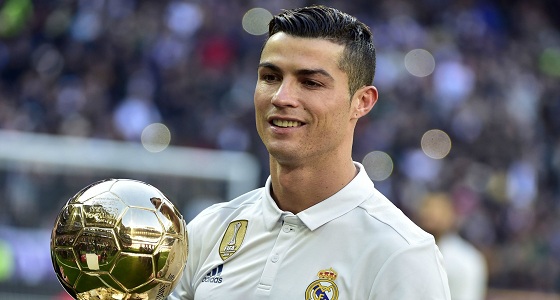 رئيس ريال مدريد يشيد بكريستيانو رونالدو