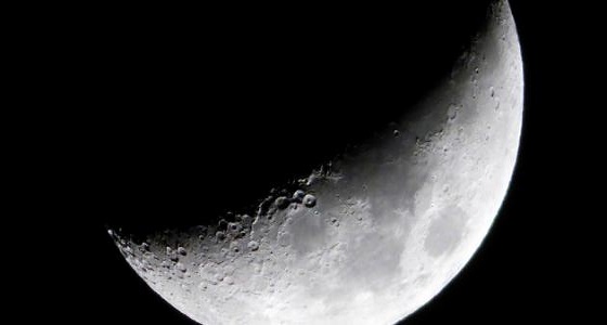 ” فلكية جدة ” : رصد هلال القمر بسماء المملكة نهاية العام الهجري