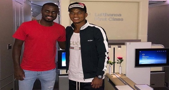 لاعبا الهلال والنصر في طريقهما لمعسكر منتخب ” البيرو “