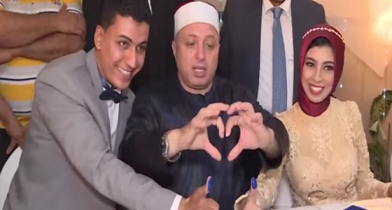 بالفيديو.. ” المأذون الفرفوش ” يرد على منتقديه