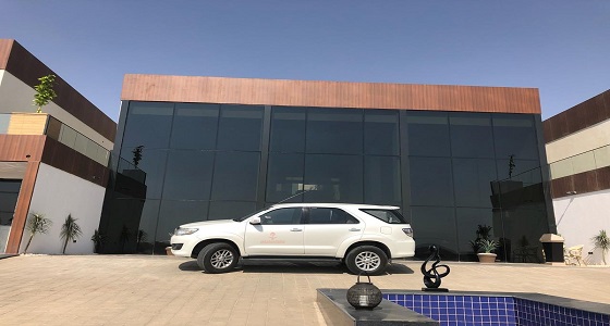 بالصور.. السياحة تغلق استراحة في عمارية الرياض لتوظيفها فتيات بالمخالفة