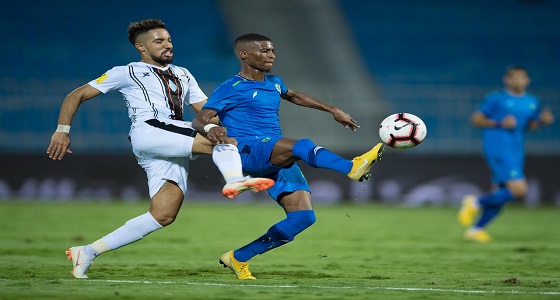 بالصور.. انتهاء لقاء الشباب والفتح بالتعادل الإيجابي