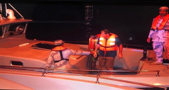 إنقاذ بحار أمريكي تعرض لحالة مرضية بالبحر الأحمر