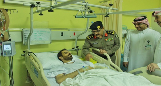 &#8221; المطيري &#8221;  يطمئن على منسوبي شرطة الرياض بعد إصابتهم أثناء أداء واجبهما الأمني