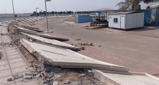 بالفيديو.. هدم سور خليج أبحر يثير فرحة أهالي جدة