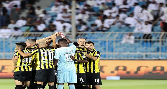 مدرب الاتحاد يجتمع باللاعبين لشرح برنامجه التدريبي