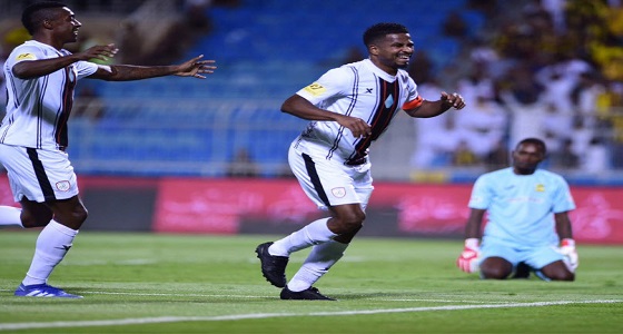 بعد تسجيله هدف فوز الشباب.. ” الشمراني ” يواصل تحطيم الأرقام القياسية