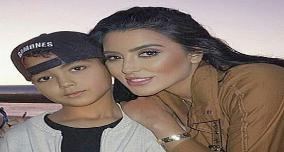 فنانة مغربية تتعرض لحادث سير خطير برفقة ابنها