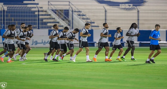 بالصور.. الهلال يواصل تدريباته استعدادًا للقاء الرائد