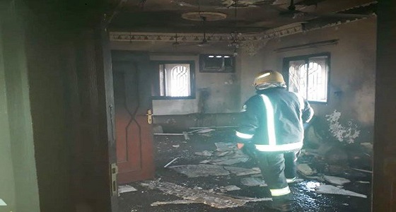بالصور.. اندلاع حريق بمنزل بسبب زيادة الأحمال في نجران