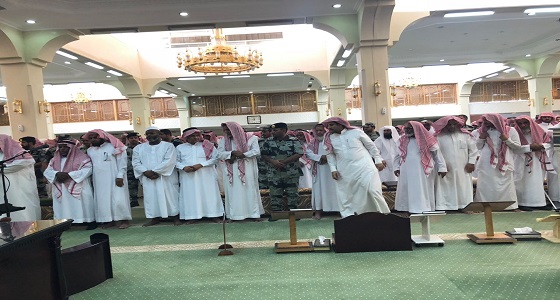 جموعاً غفيره تشيع الجندي ” الاكلبي ” في بيشه بعدما وافته المنيه أمس الجمعه