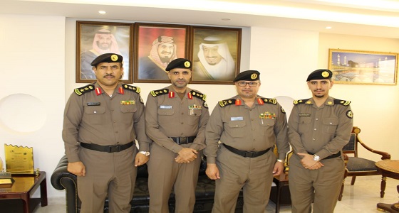 بالصور.. مدير شرطة الباحة يقلد الغامدي رتبة عقيد