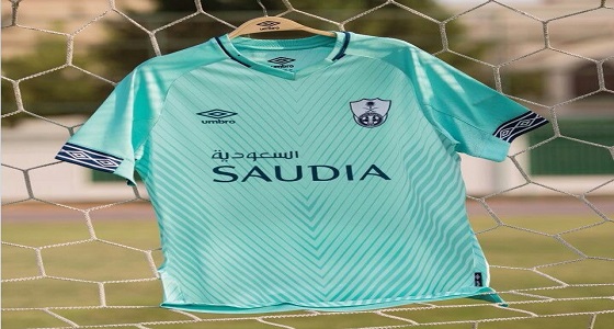 بالفيديو والصور.. الأهلي يكشف عن الطقم الثاني للموسم الجديد