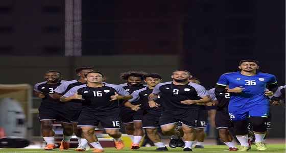 بالصور.. الشباب يواصل تدريباته على استاد الأمير خالد بن سلطان