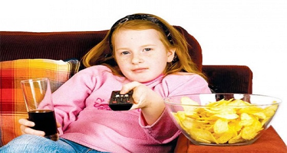 بالفيديو.. مخاطر المشروبات الغازية على الأطفال